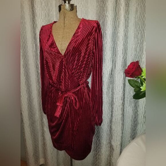 Solid Color V-neck Sweater Dress With Waist Belt small - Picture 9 of 10